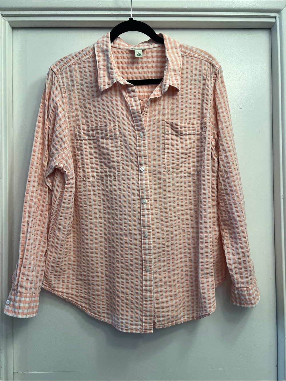 L.L. Bean Peach/Pink and White Seersucker Long-Sleeve Shirt Size XL
